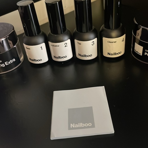 Nailboo Complete Nail Dip System Includes FIVE COLORS!​​​ - Picture 2 of 5
